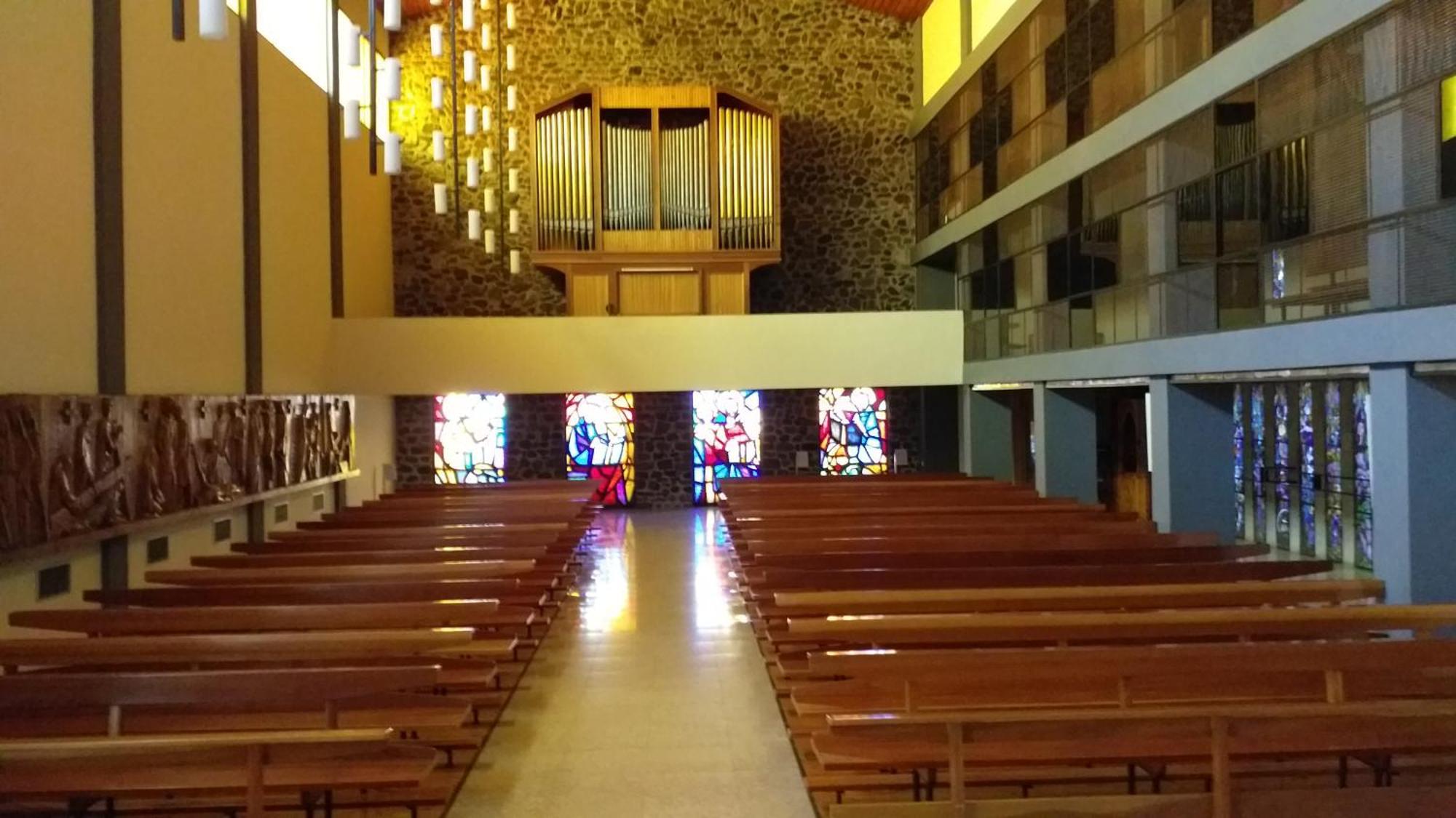 Residencia Sagrada Familia Hotel La Seu d'Urgell Buitenkant foto